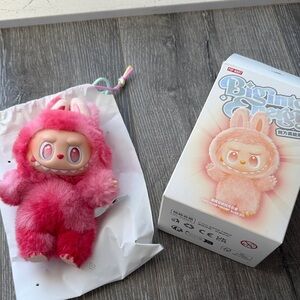 Pop Mart BIG INTO ENERGY labubu LOVE